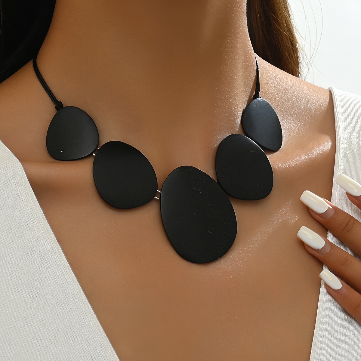 Gothic Retro Women's Geometric Teardrop Pendant Necklace